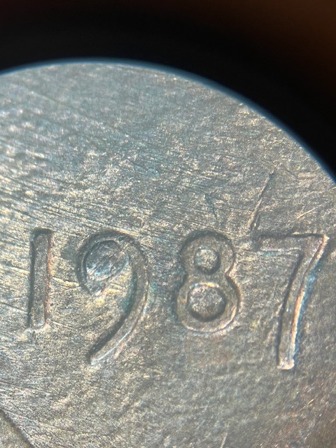 Lincoln-Memorial-Cent-1987--Die-Chip-On-9-&-Die-Crack-On-Reverse